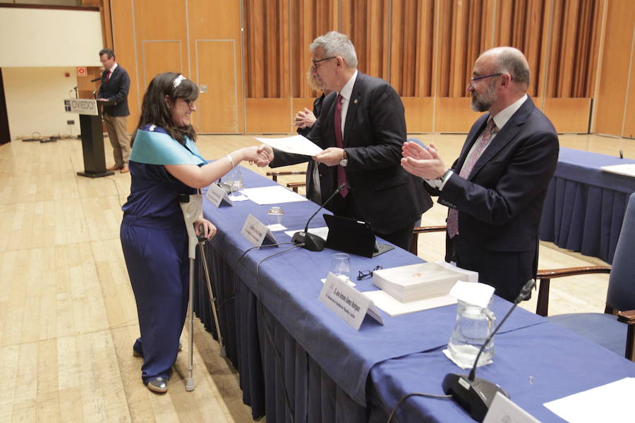 213 jóvenes se graduaron en el Auditorio Príncipe Felipe de Oviedo.