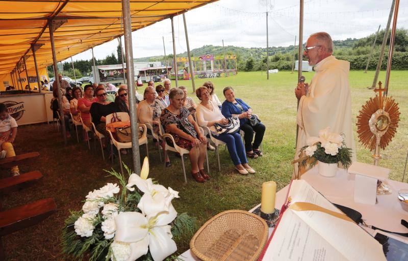 Los barrios y parroquias de la ciudad valoran la gran afluencia de pública a las celebraciones del fin de semana.