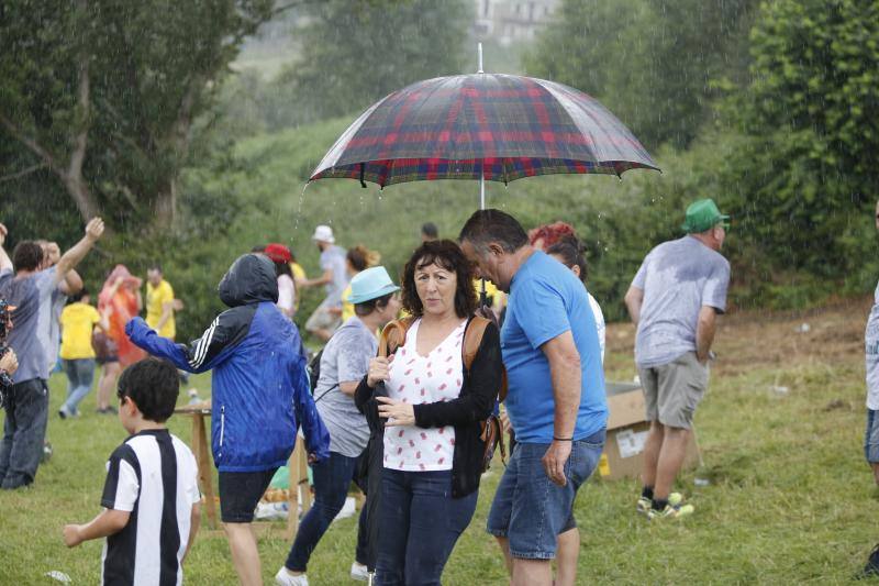 Cientos de romeros cumplieron con la tradición anual y disfrutaron de una intensa jornada festiva en Castandiello