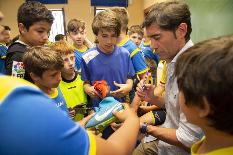 Compartió con los jóvenes participantes anécdotas personales y profesionales de su trayectoria deportiva