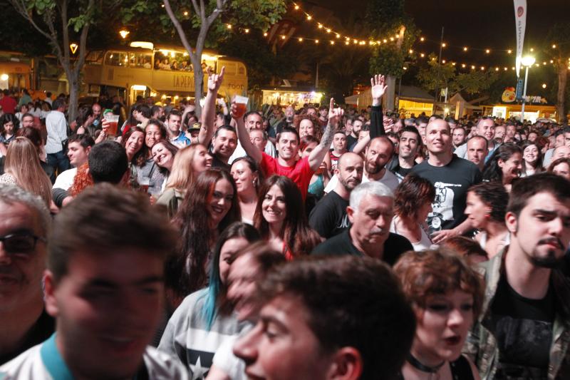 El legendario rockero de Carabanchel ofreció en la ciudad el único concierto asturiano de su gira de despedida, 'Mi tiempo, señorías'