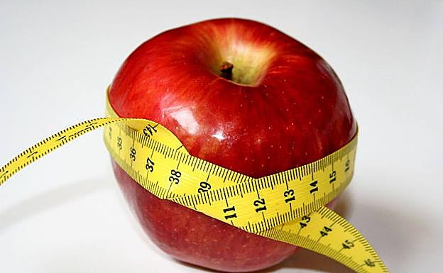 «Tomar una manzana a media mañana es un error si quieres cuidar tu dieta»