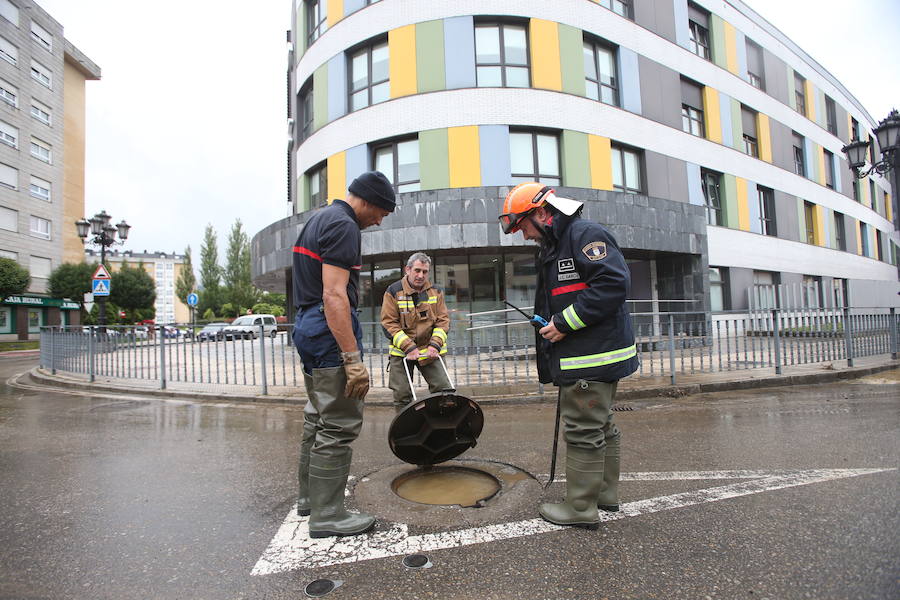 Asturias se encuentra en alerta amarilla por las fuertes lluvias y varias localidades de la región se han visto afectadas por las mismas. En Cudillero y en Oviedo se han producido inundaciones y argayos.