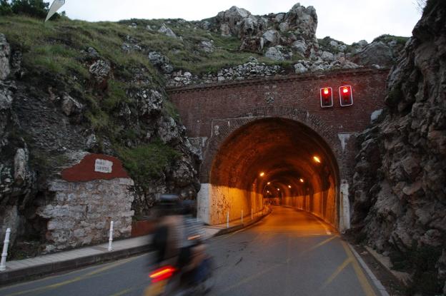 Boca del túnel del lado de Salinas. 