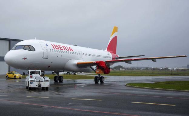 El Aeropuerto de Asturias, elegido para recibir el A320neo de Iberia