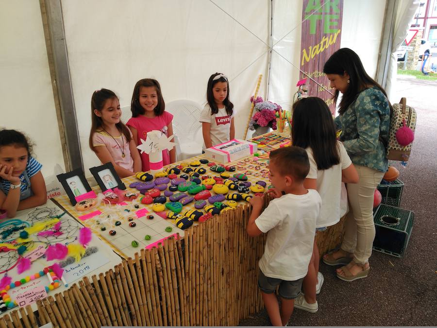 La capital del concejo de El Franco acoge este fin de semana una nueva edición de Artenatur, un certamen dedicado a los recursos naturales, el turismo y la cultura en el que se dan cita grandes y pequeños. 