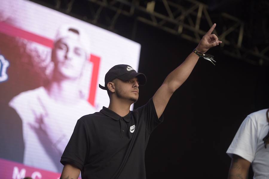 El recinto ferial Luis Adaro de Gijón se llenó de fieles al rap para disfrutar de la mejor rima improvisada.