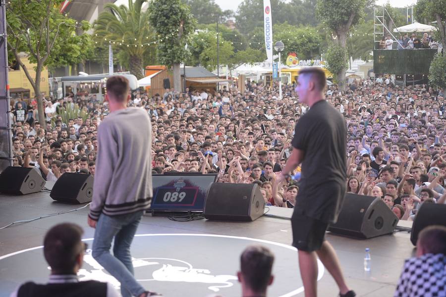 El recinto ferial Luis Adaro de Gijón se llenó de fieles al rap para disfrutar de la mejor rima improvisada.