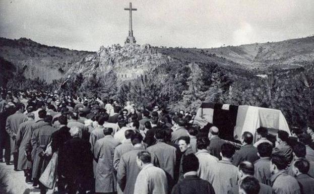 Traslado de Primo de Rivera al Valle de los Caídos (1959). 