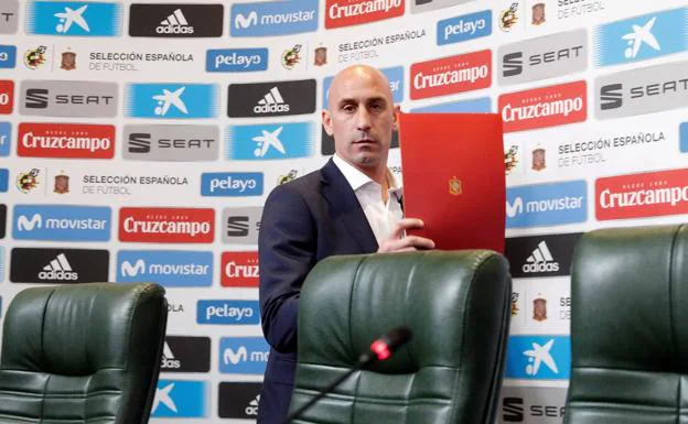 Luis Rubiales, al comienzo de la rueda de prensa. 