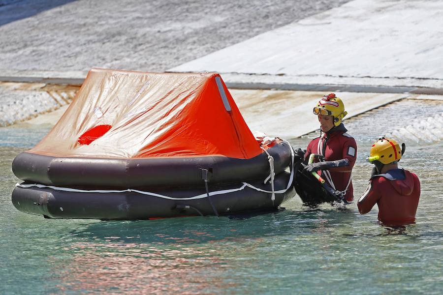 Fotos: Pruebas de acceso para la tripulación de helicóptero de Salvamento Marítimo