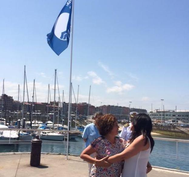 El puerto deportivo de Gijón recupera su bandera azul