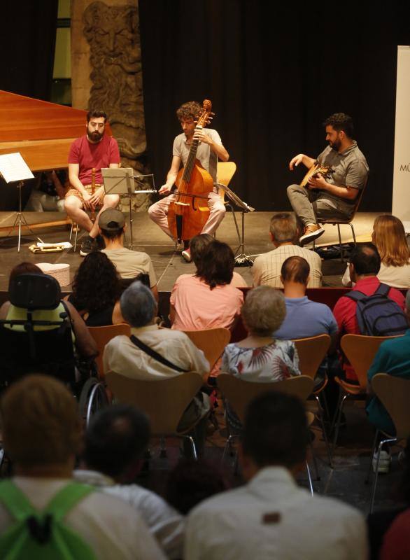 El Antiguo Instituto de Gijón acoge un concierto de cuatro artistas destinado a personas con capacidades diversas.