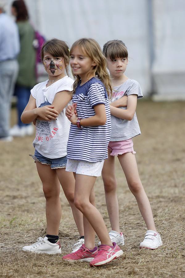 Fotos: Juegos infantiles para despedir las fiestas de Caldones