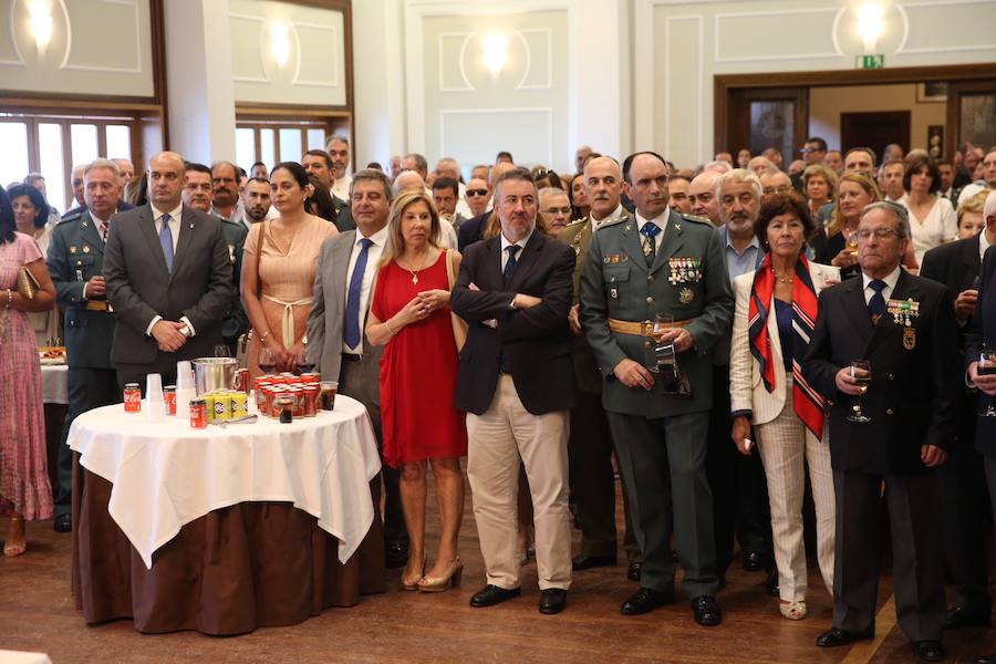 Los actos consisitieron en una ofrenda floral con motivo de la celebración de El Carmen y un brindis con autoridades en la Club Astur de Regatas