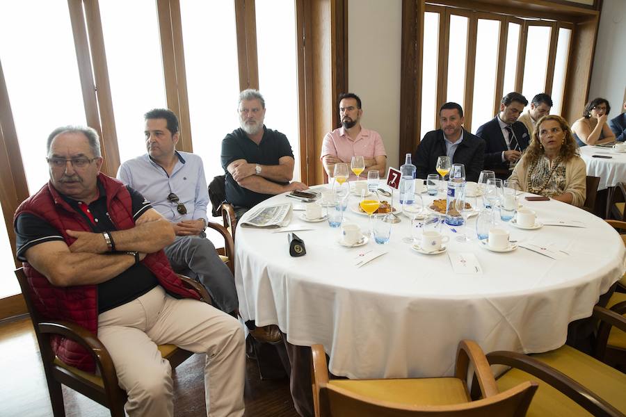 El consejero de Infraestructuras, Ordenación del Territorio y Medio Ambiente, Fernando Lastra, ha presentado el plan del área central de Asturias en el Fórum EL COMERCIO, que organiza este periódico en colaboración con SabadellHerrero. 