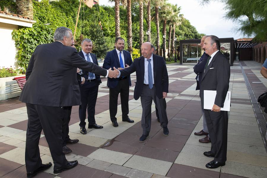 El consejero de Infraestructuras, Ordenación del Territorio y Medio Ambiente, Fernando Lastra, ha presentado el plan del área central de Asturias en el Fórum EL COMERCIO, que organiza este periódico en colaboración con SabadellHerrero. 