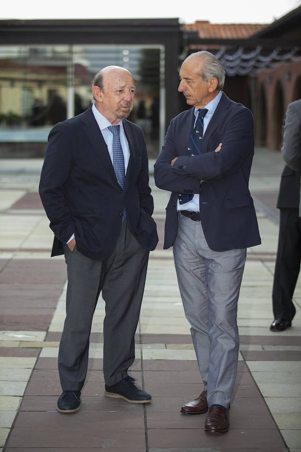 El consejero de Infraestructuras, Ordenación del Territorio y Medio Ambiente, Fernando Lastra, ha presentado el plan del área central de Asturias en el Fórum EL COMERCIO, que organiza este periódico en colaboración con SabadellHerrero. 