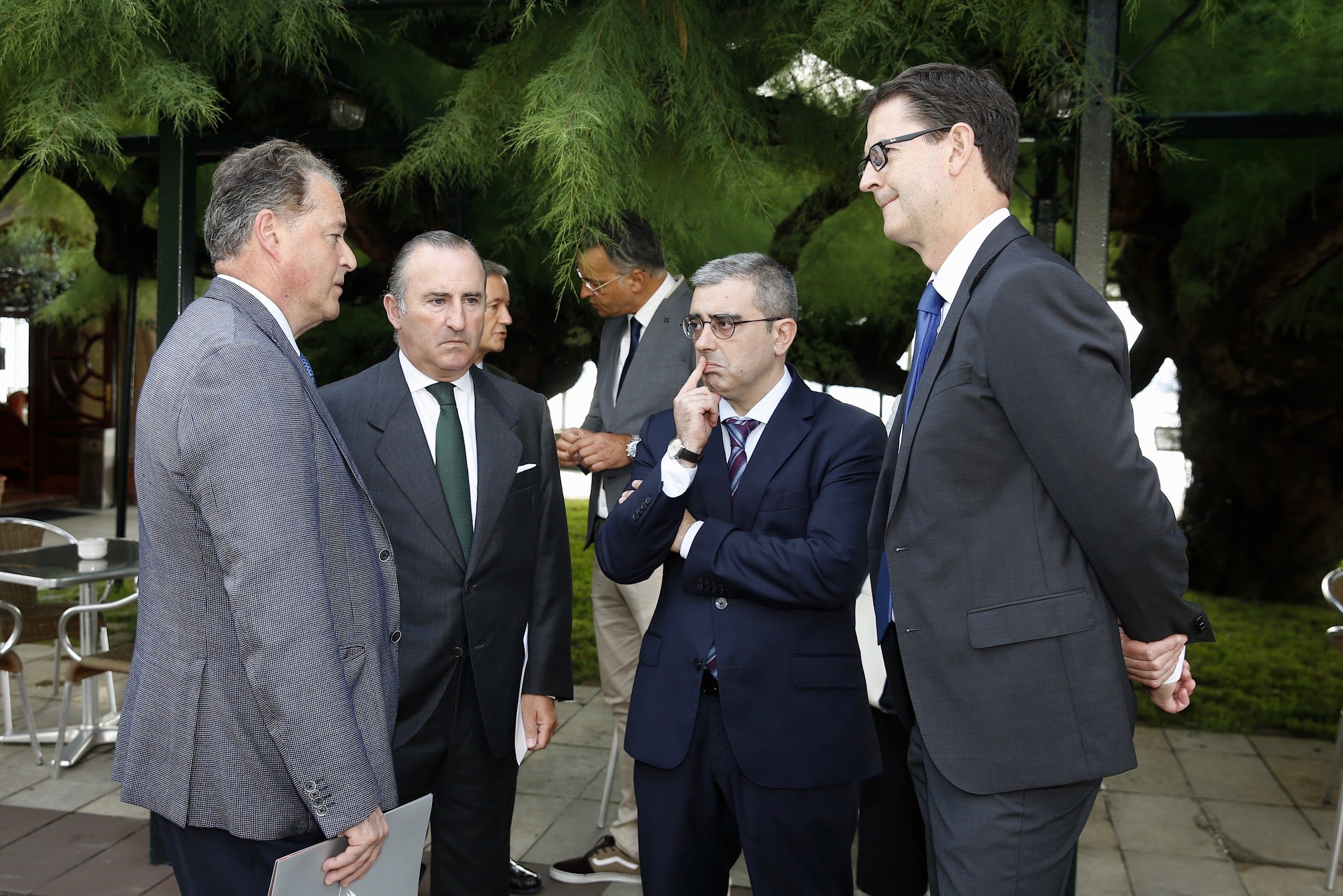 El consejero de Infraestructuras, Ordenación del Territorio y Medio Ambiente, Fernando Lastra, ha presentado el plan del área central de Asturias en el Fórum EL COMERCIO, que organiza este periódico en colaboración con SabadellHerrero. 