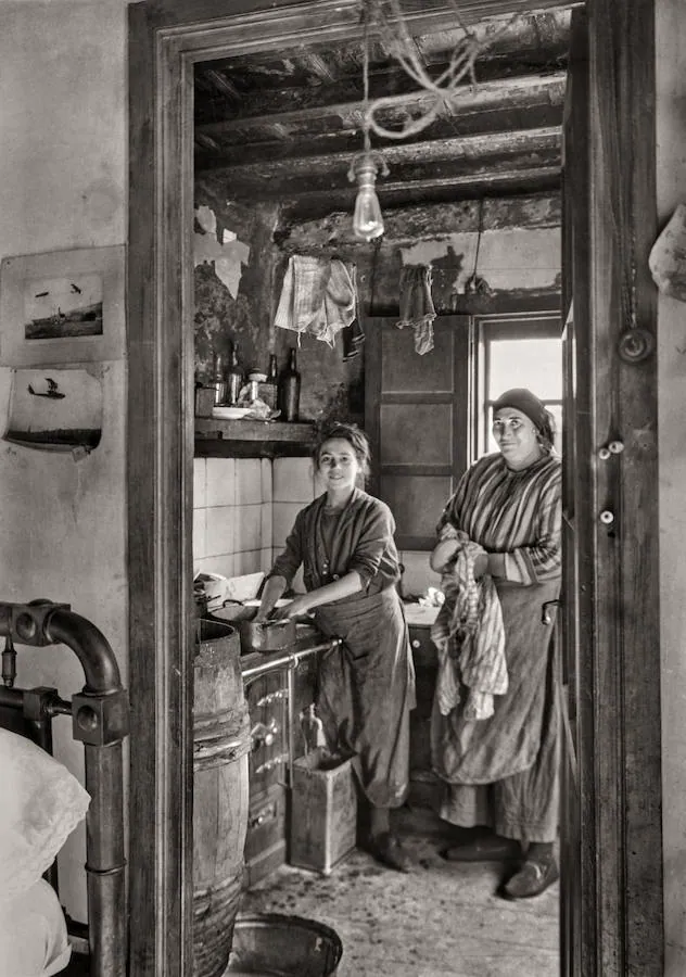 Cocina de Cudillero en 1925.