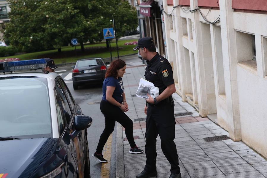 Ana María García Hevia, la joven de Lugones detenida por el asesinato de su pareja, Miguel Ángel Suárez 'Míchel', ha pasado a disposición judicial en los juzgados de Siero.