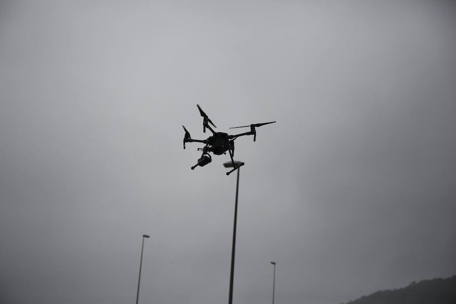 El dron puede lograr una altitud de 120 metros y tiene una autonomía de vuelo de media hora por cada batería