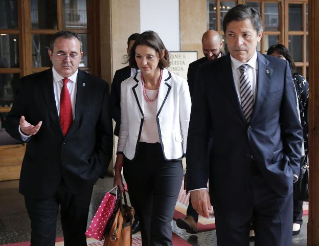 Isaac Pola y Reyes Maroto, en Oviedo, durante el congreso sobre destinos inteligentes celebrado en junio. 