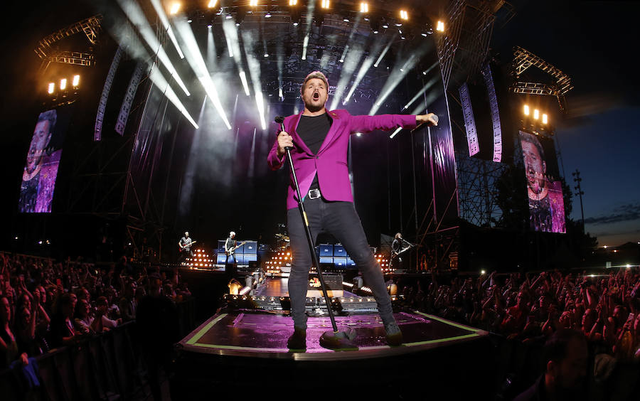 El exlíder de El Canto del Loco recala en el Gijón Life con su gira 'Grandes éxitos y pequeños desastres'