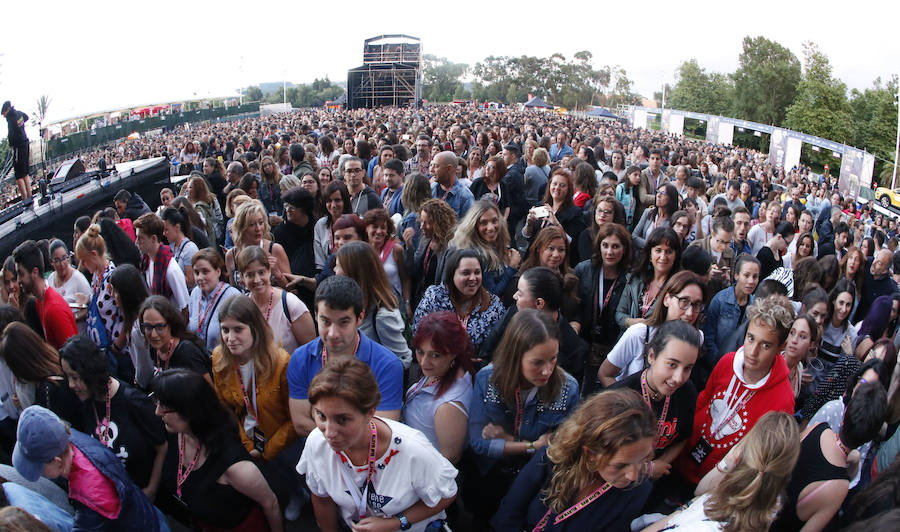 El exlíder de El Canto del Loco recala en el Gijón Life con su gira 'Grandes éxitos y pequeños desastres'