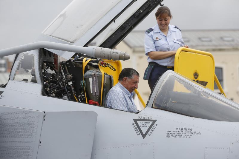 Con motivo del Festival Aéreo de Gijón, en la Antigua Rula se exponen dos aviones traídos por el Museo de Aeronáutica y Astronáutica de Madrid. Están disponibles para que pequeños y mayores descubran todos sus detalles. 