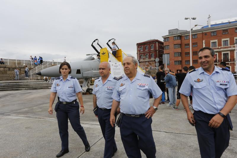 Con motivo del Festival Aéreo de Gijón, en la Antigua Rula se exponen dos aviones traídos por el Museo de Aeronáutica y Astronáutica de Madrid. Están disponibles para que pequeños y mayores descubran todos sus detalles. 
