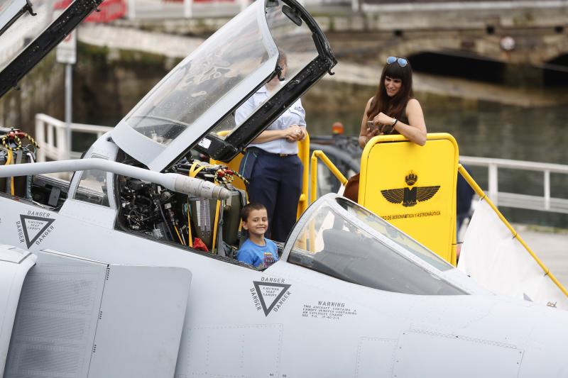 Con motivo del Festival Aéreo de Gijón, en la Antigua Rula se exponen dos aviones traídos por el Museo de Aeronáutica y Astronáutica de Madrid. Están disponibles para que pequeños y mayores descubran todos sus detalles. 