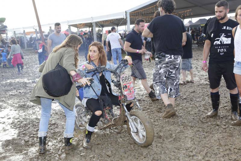 Las motos y la música fueron protagonistas del festival, que no se reindió a pesar del mal tiempo.