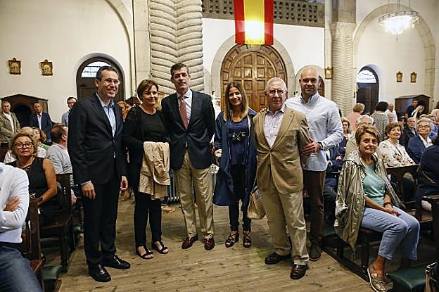 Fernando Couto, Carmen Moriyón, Rafael Felgueroso, Eva Illán, Manuel Arrieta y Jesús Martínez, en Somió. 
