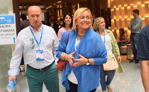Luis Venta y Mercedes Fernández en el XIX congreso del PP. 