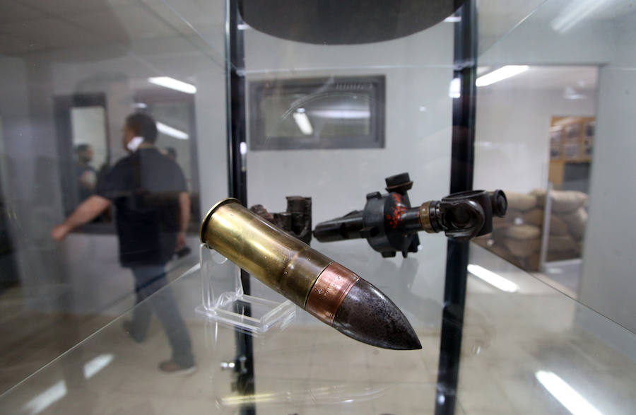 La muestra incluye más de 200 piezas originales, paneles, fotografías, maquetas, dioramas y pantallas táctiles con abundante información y fotografías de las piezas expuestas.