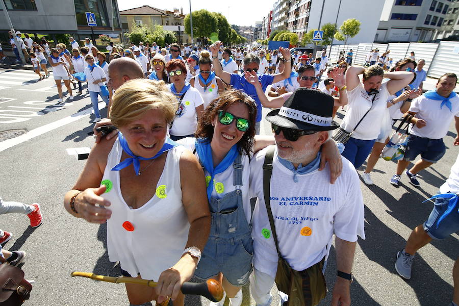 Los romeros disfrutan en Pola de Siero de una veraniega jornada de fiesta