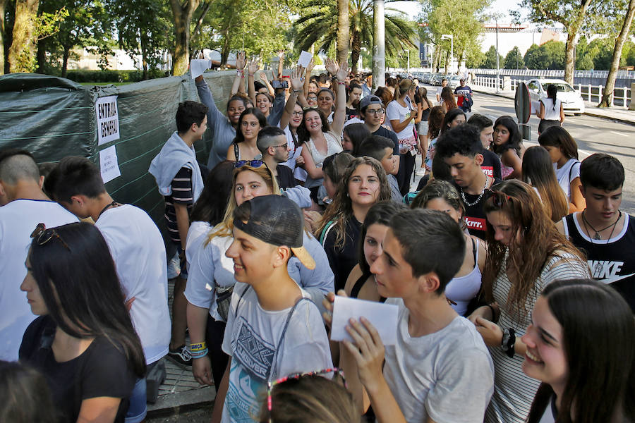 El rey del trap se coronó en el parque de los Hermanos Castro ante más de 5.000 personas con su único concierto en Asturias.