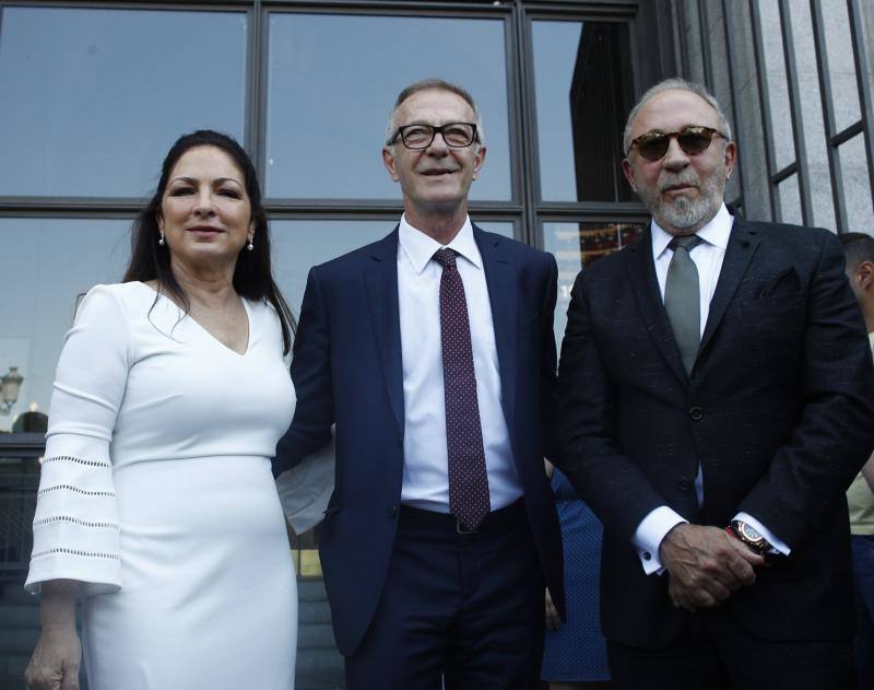 La cantante cubana con raíces en Asturias recibe la Medalla de Oro de Bellas Artes en el Teatro Real de Madrid