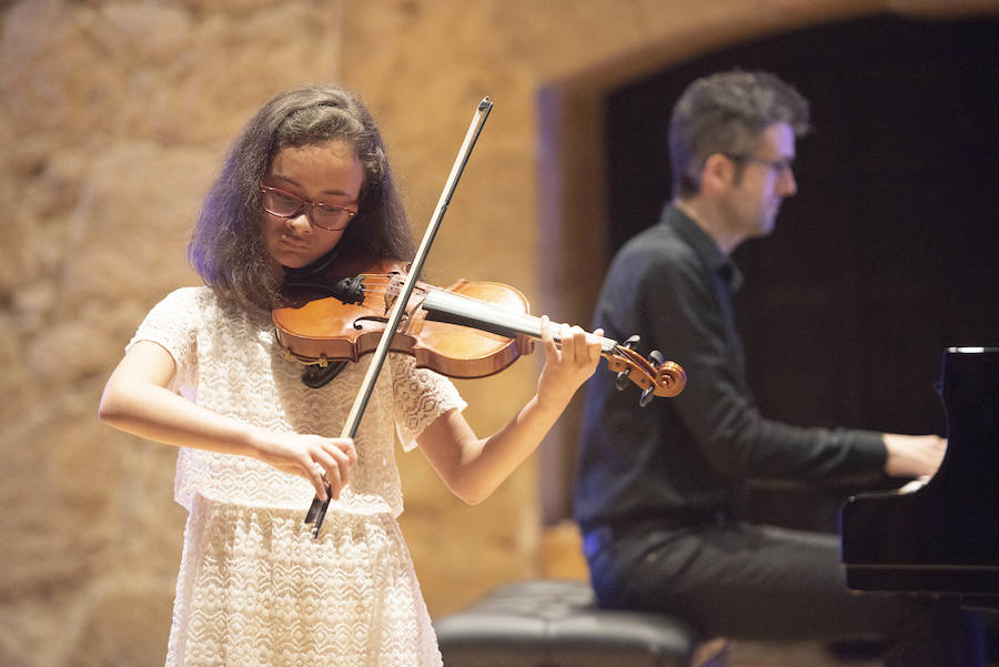 Alumnos de los cursos de verano de la Fundación Princesa, en el Auditorio Príncipe Felipe de Oviedo