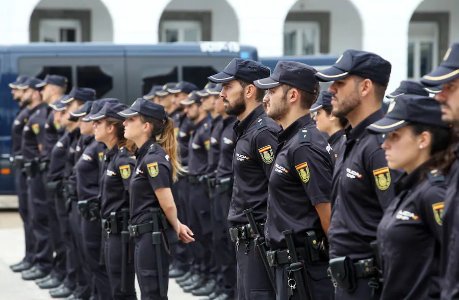 Un total de 67 policías nacionales en prácticas (siete Inspectores y sesenta policías) reforzarán este verano al Cuerpo en Asturias. Irán destinados a Oviedo, Gijón, Avilés y Langreo.