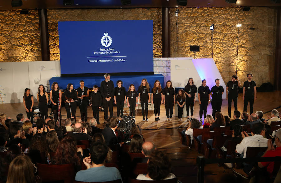 Fotos: Doña Letizia preside la apertura de los cursos de música de la Fundación Princesa