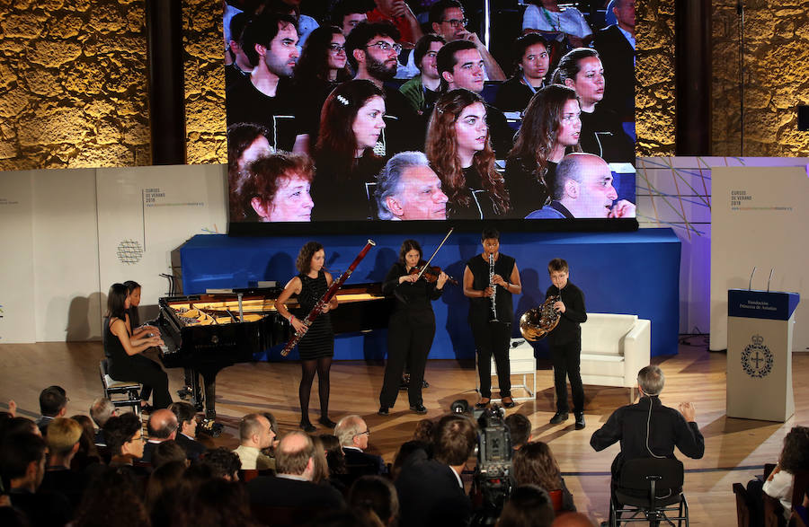 Fotos: Doña Letizia preside la apertura de los cursos de música de la Fundación Princesa