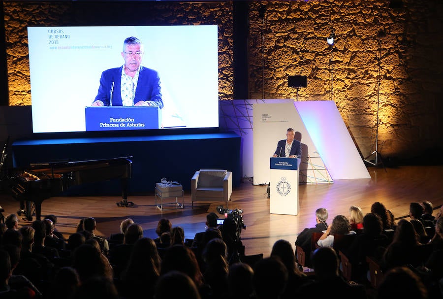 Fotos: Doña Letizia preside la apertura de los cursos de música de la Fundación Princesa