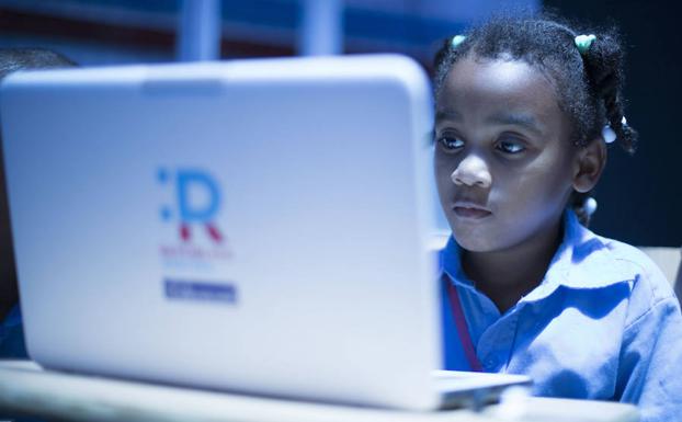 El 65% de los menores de 10 a 15 años usa internet sin supervisión de sus padres