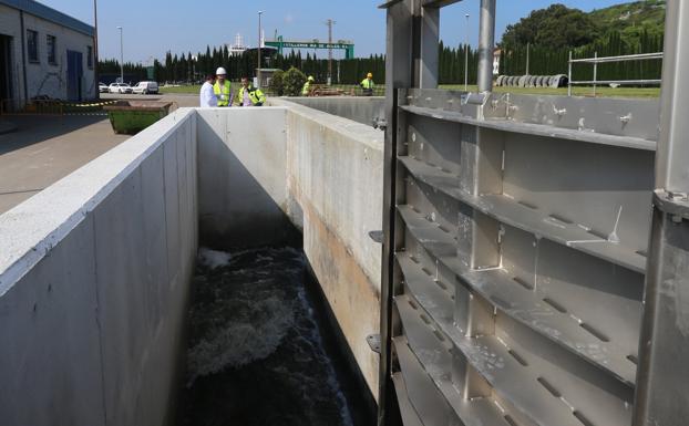 Las multinacionales reciben la autorización ambiental para hacer vertidos al colector