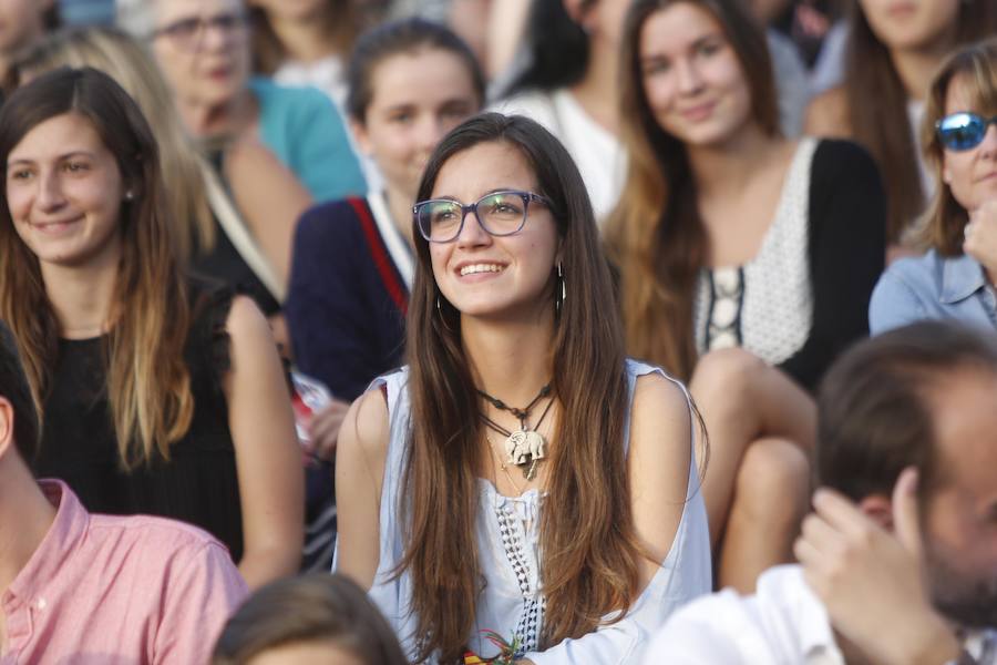 Los dieciséis exconcursantes se llevan un sonoro triunfo con su única actuación en Asturias, que congregó a más de 10.000 personas