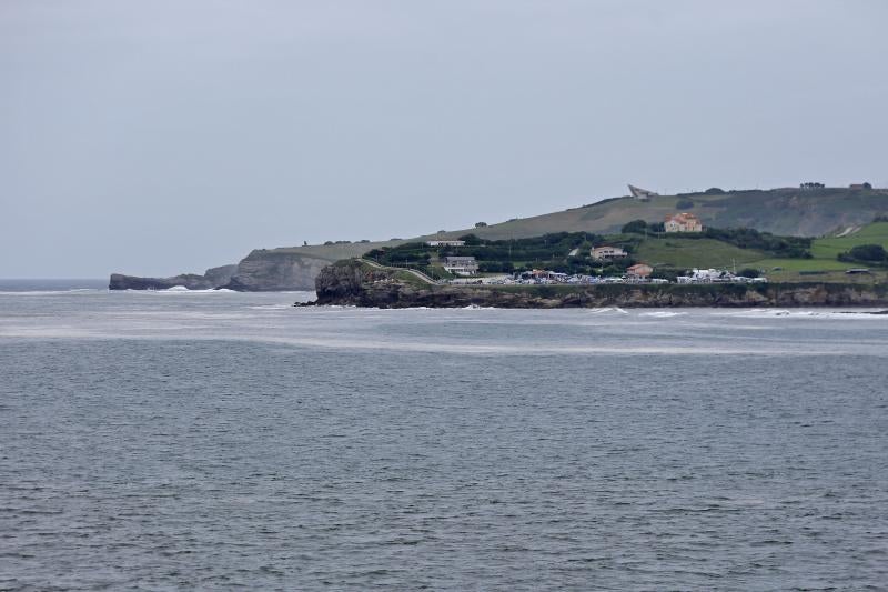 El vertido, procedente de Peñarrubia, no obligó a prohibir el baño en la costa