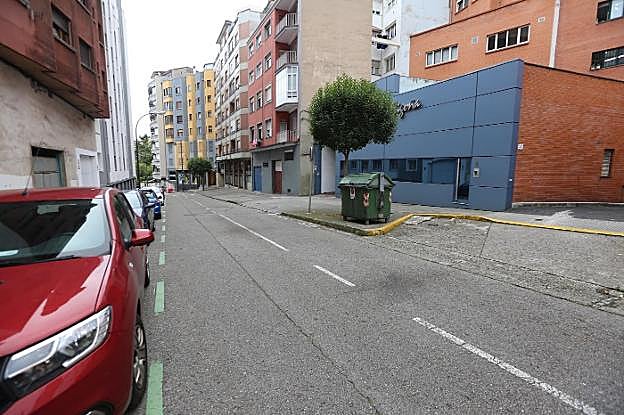 Imagen de la calle Claudio Luanco, que será reurbanizada en los primeros meses de 2019. 