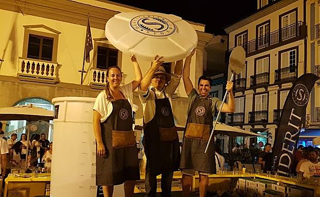 Los impulsores de la iniciativa celebra su éxito.